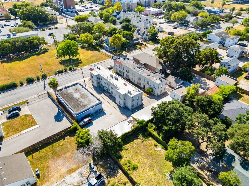 615 S Tancahua Street Corpus Christi, TX 78401