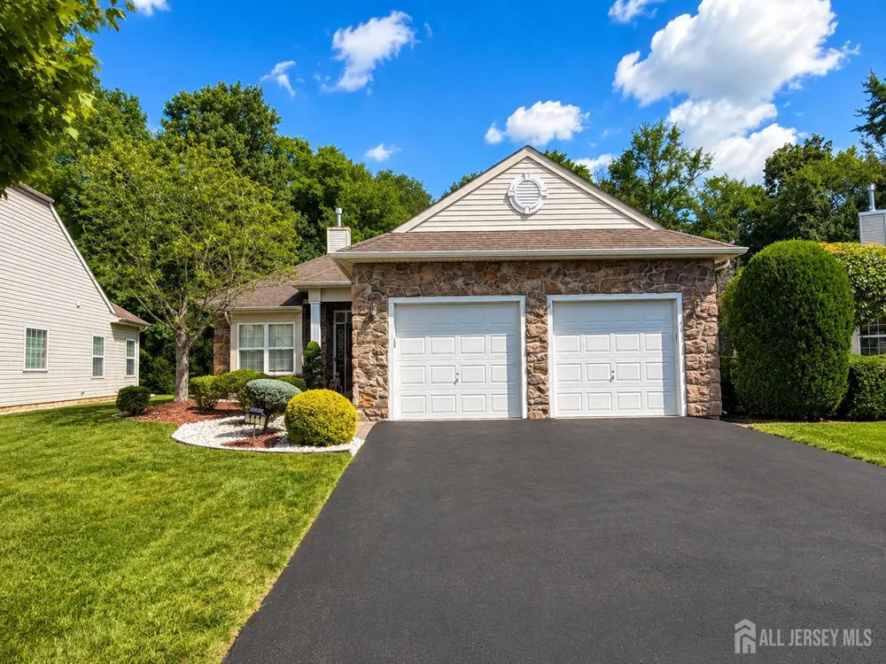 111 Fontaine Court Monroe, NJ 08831