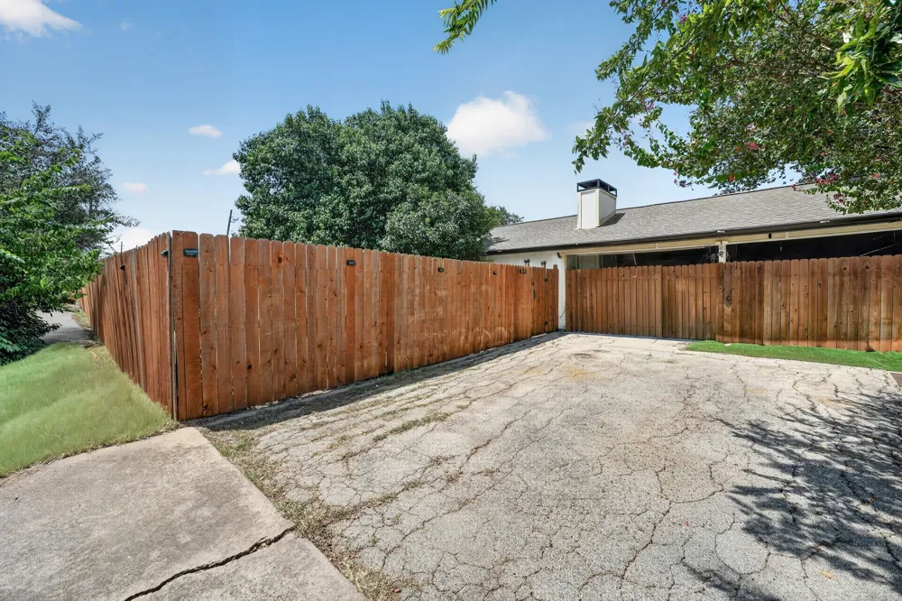 1628 Royal Hill Drive Austin, TX 78741