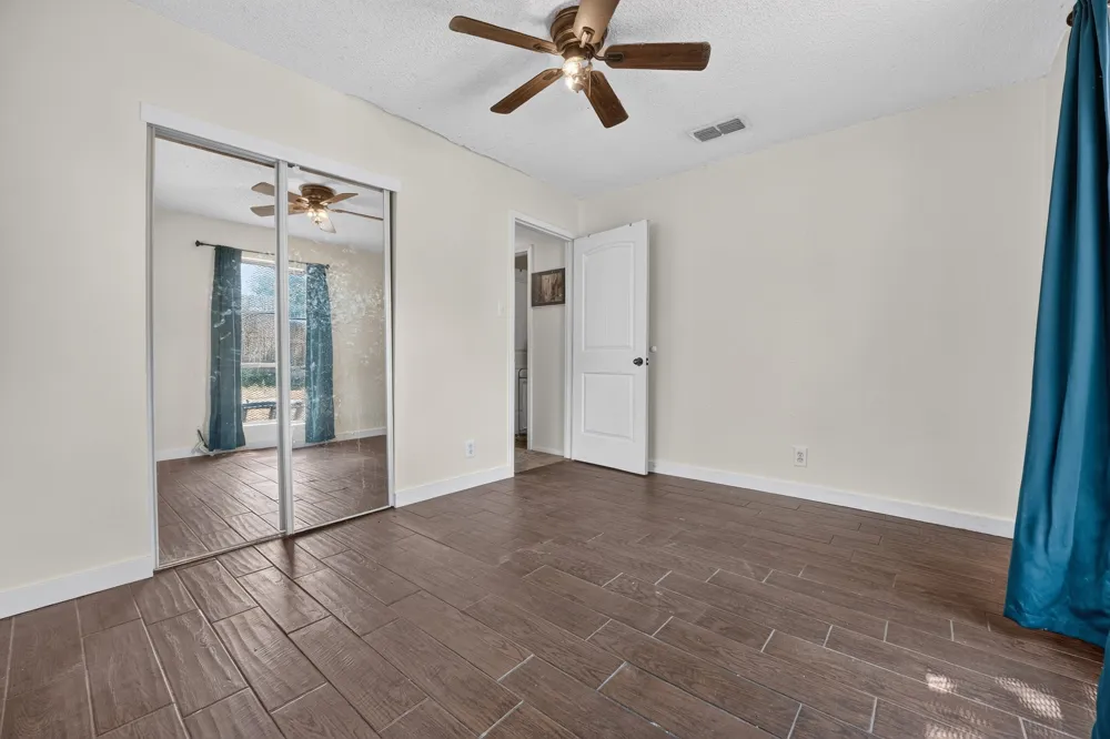 1628 Royal Hill Drive Austin, TX 78741