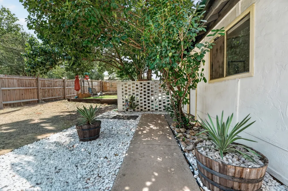 1628 Royal Hill Drive Austin, TX 78741