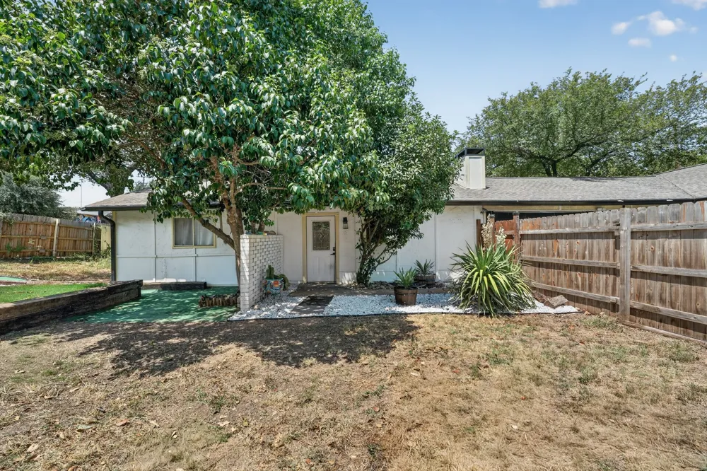 1628 Royal Hill Drive Austin, TX 78741