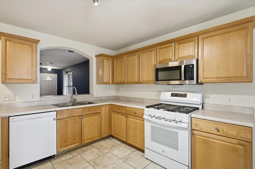 15528 Miss Adriennes Path Pflugerville, TX 78660