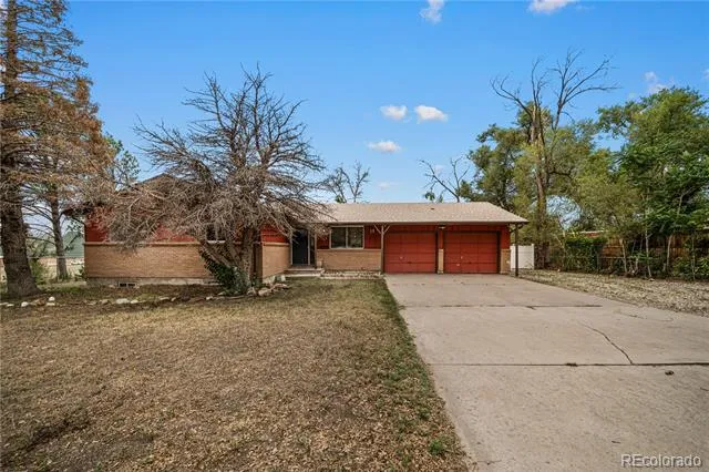 11 MacNaughton Road Pueblo, CO 81001