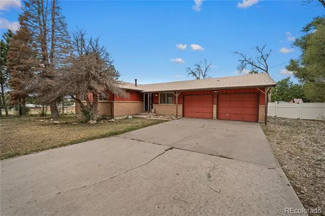 11 MacNaughton Road Pueblo, CO 81001