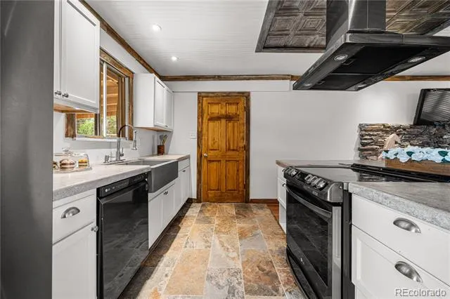 11 MacNaughton Road Pueblo, CO 81001