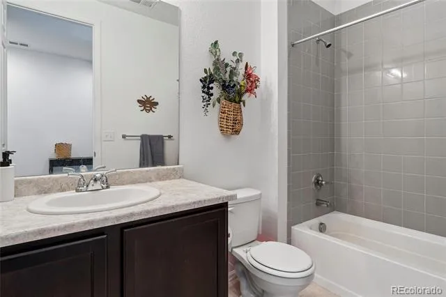 284 Vista Cliff Circle Castle Rock, CO 80104