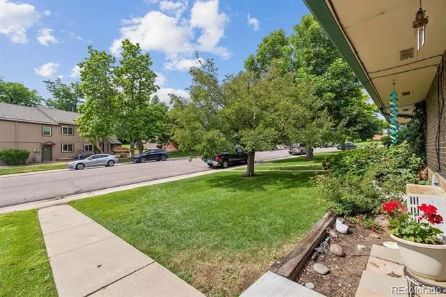 7711 W GLASGOW PLACE Littleton, CO 80128