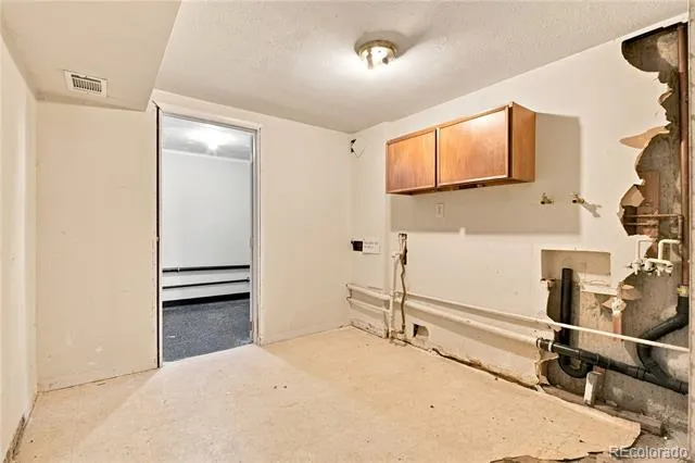 6974 S Lakeview Street Littleton, CO 80120
