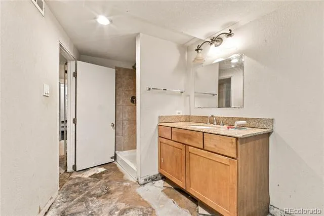 6974 S Lakeview Street Littleton, CO 80120
