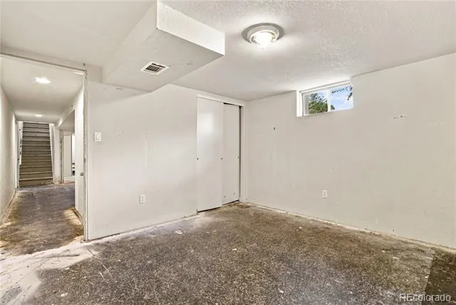 6974 S Lakeview Street Littleton, CO 80120
