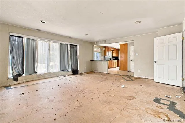 6974 S Lakeview Street Littleton, CO 80120