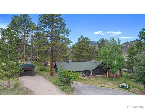 1141 Wallace Lane