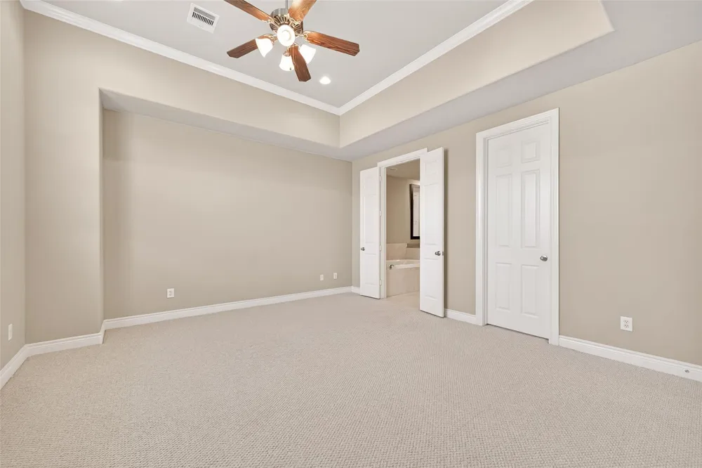 8810 Lakeshore Bend Drive Houston, TX 77080