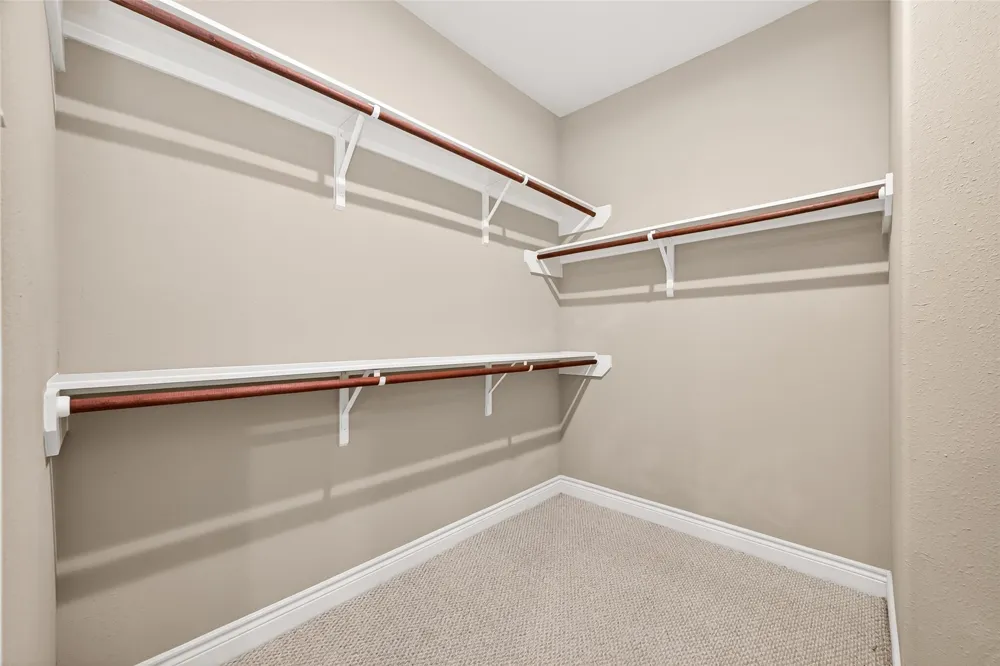 8810 Lakeshore Bend Drive Houston, TX 77080