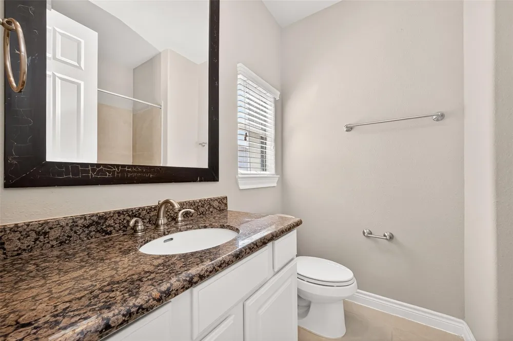8810 Lakeshore Bend Drive Houston, TX 77080