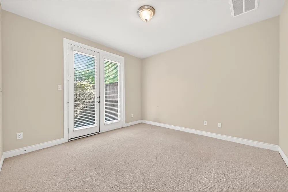 8810 Lakeshore Bend Drive Houston, TX 77080