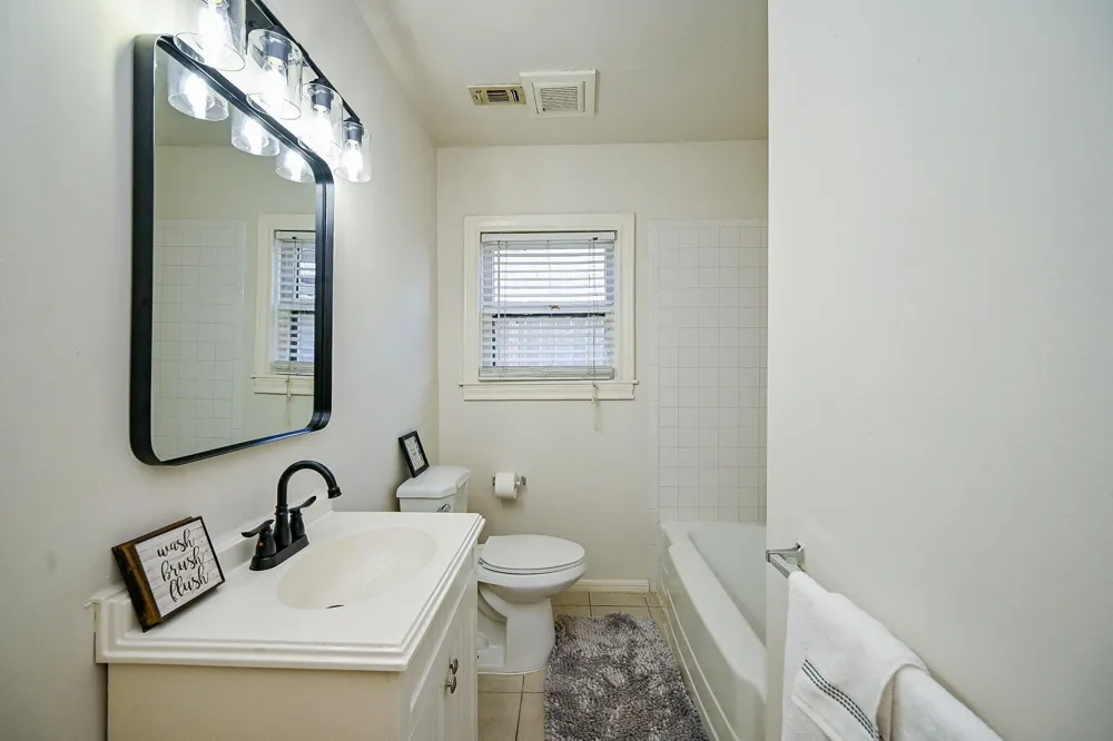1804 Summer Street Houston, TX 77007