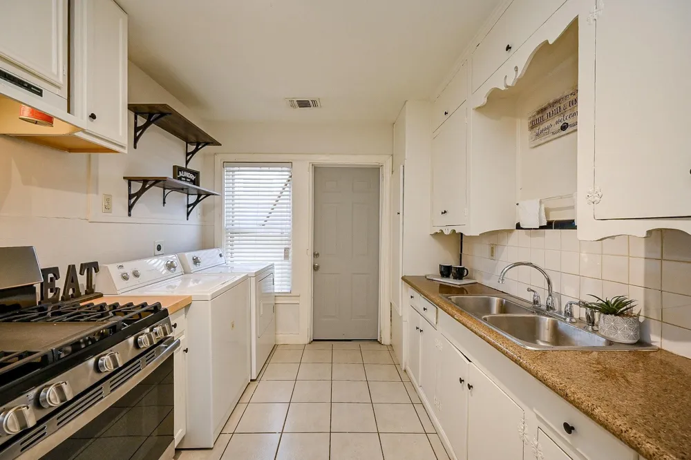 1804 Summer Street Houston, TX 77007