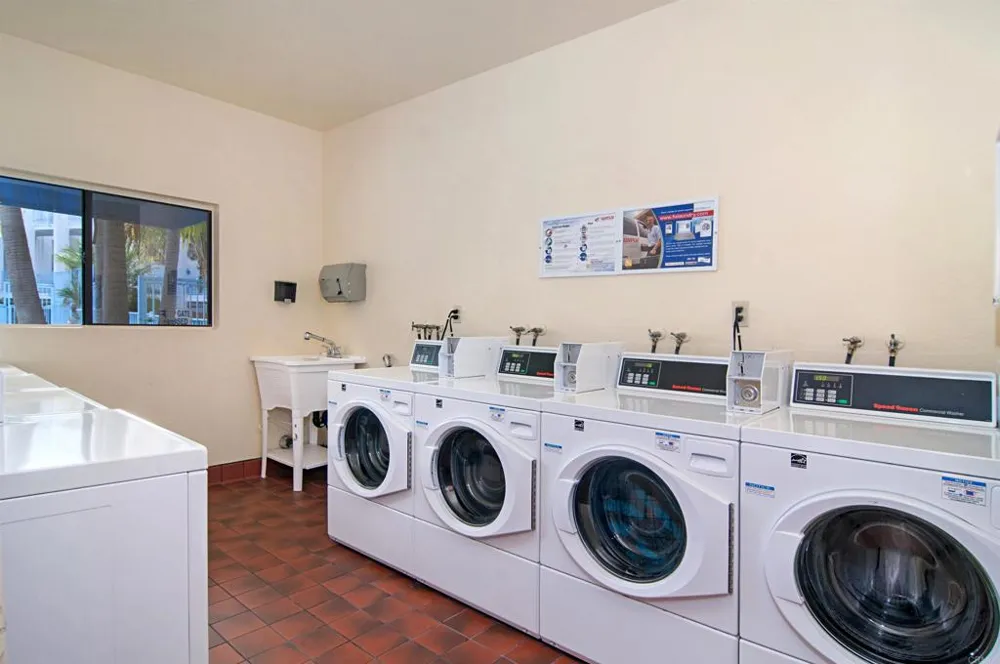 8324 Regents Road #1B San Diego, CA 92122