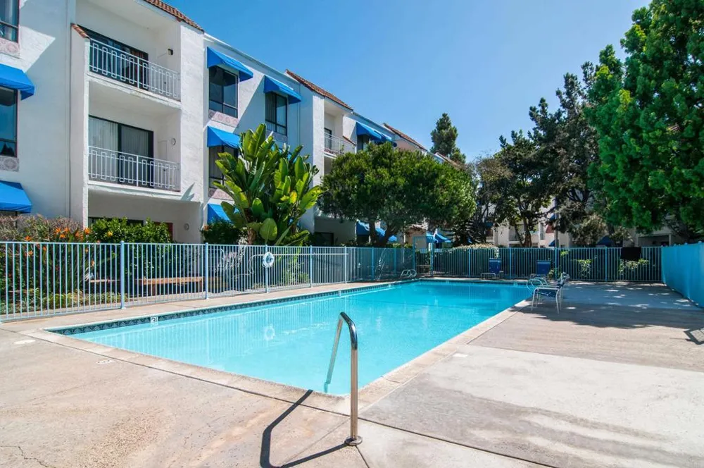 8324 Regents Road #1B San Diego, CA 92122