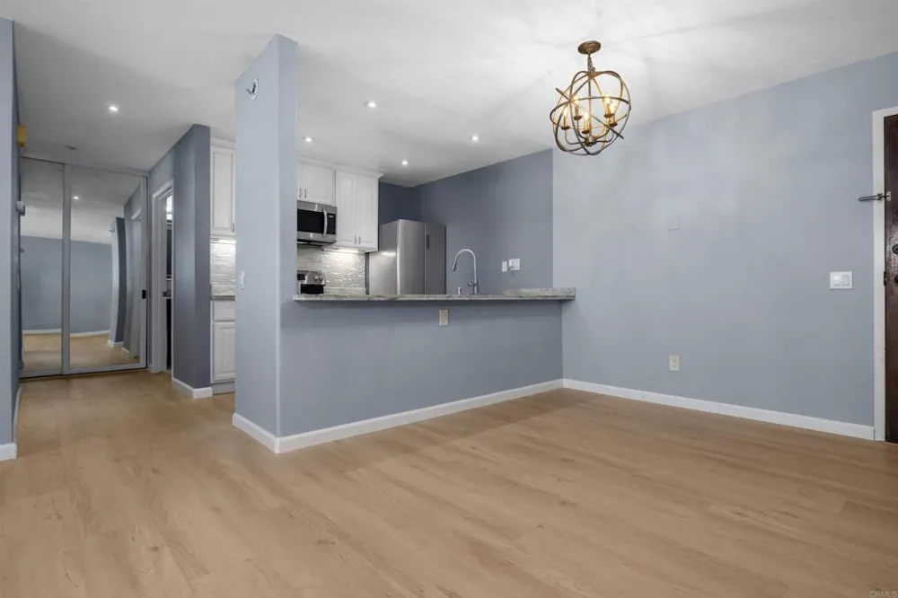8324 Regents Road #1B San Diego, CA 92122