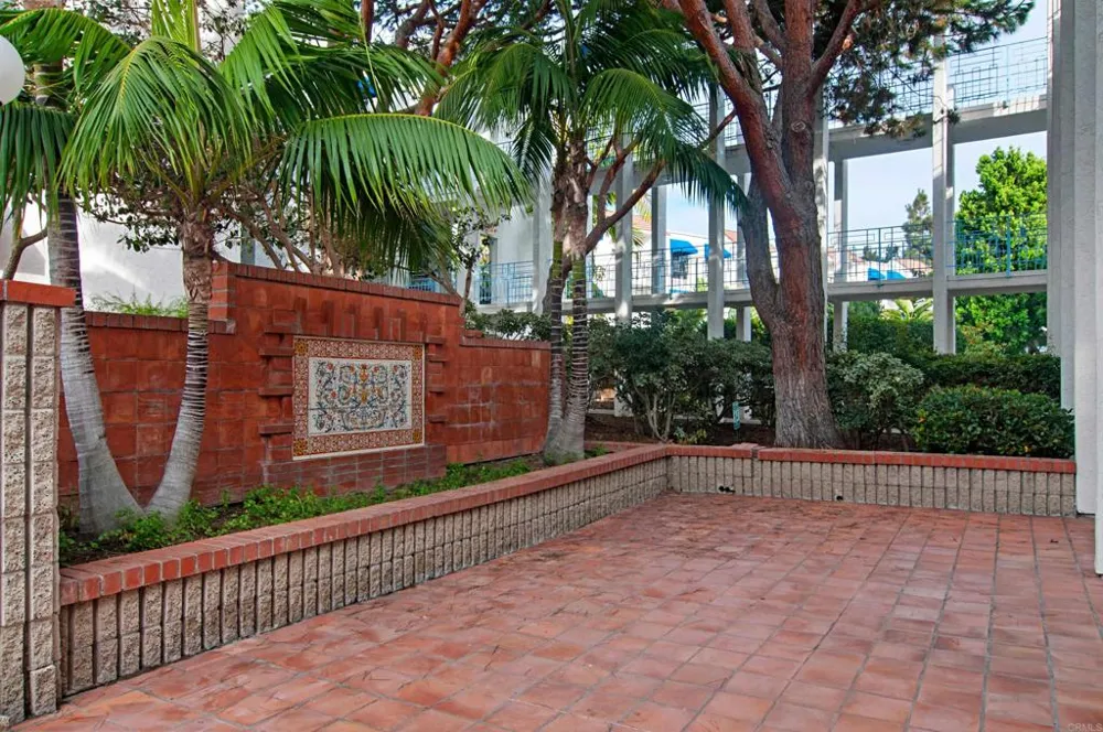 8324 Regents Road #1B San Diego, CA 92122