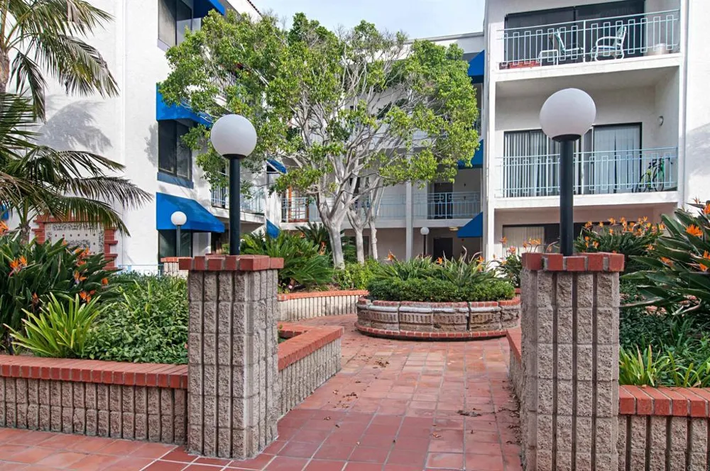 8324 Regents Road #1B San Diego, CA 92122