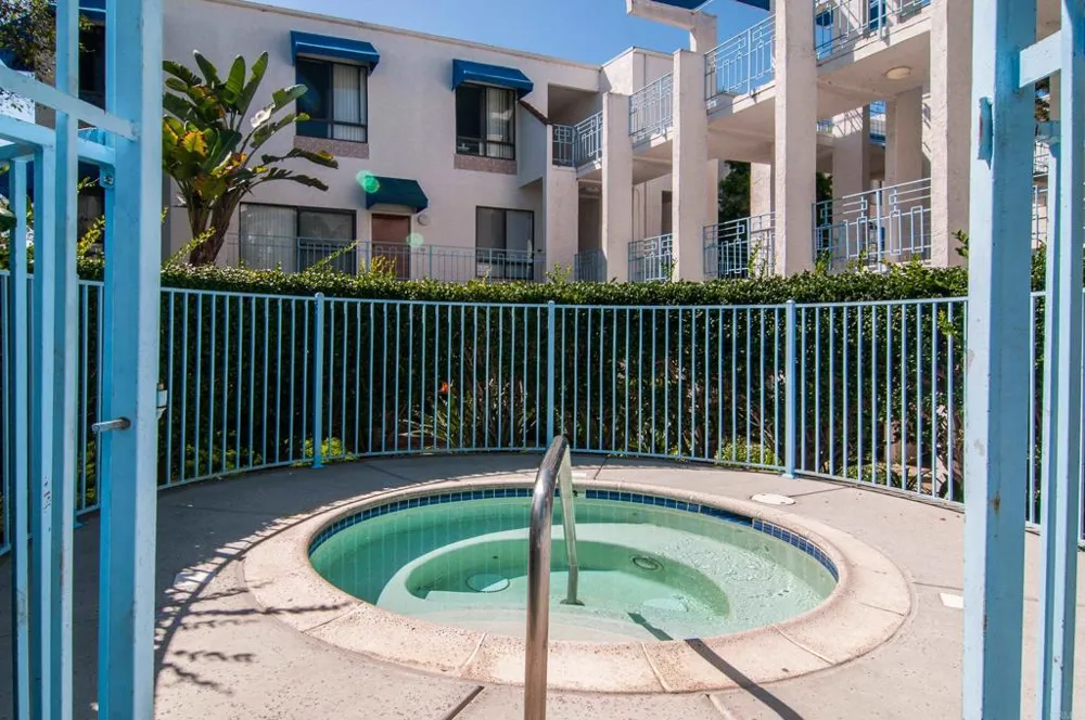8324 Regents Road #1B San Diego, CA 92122