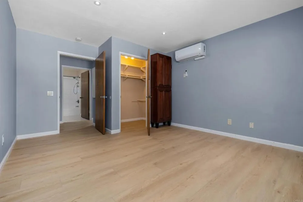 8324 Regents Road #1B San Diego, CA 92122