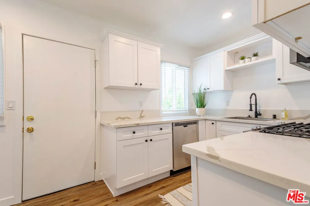 1812 W Glenoaks Boulevard #D Glendale, CA 91206
