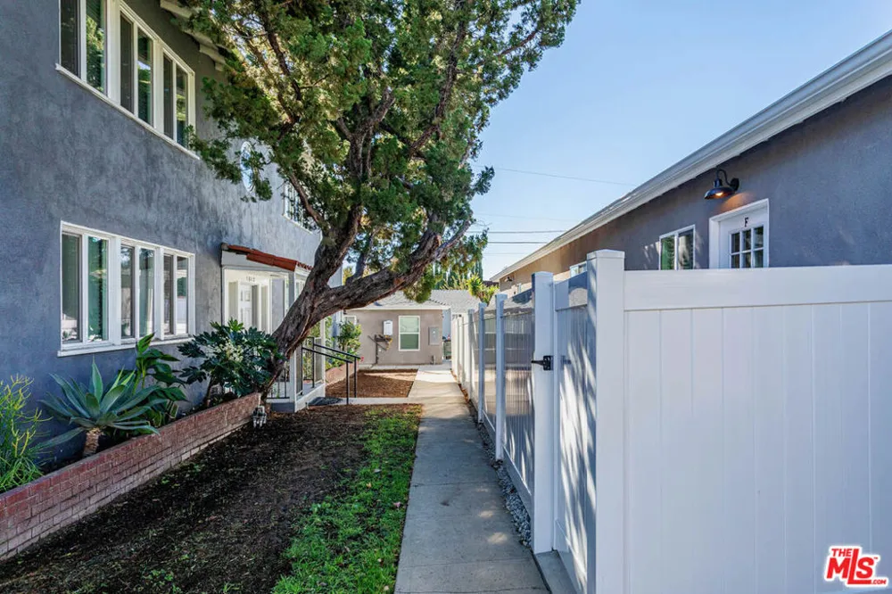 1812 W Glenoaks Boulevard #D Glendale, CA 91206