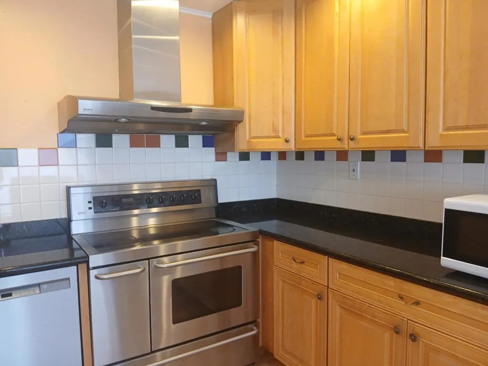 411 San Carlos Avenue El Granada, CA 94018