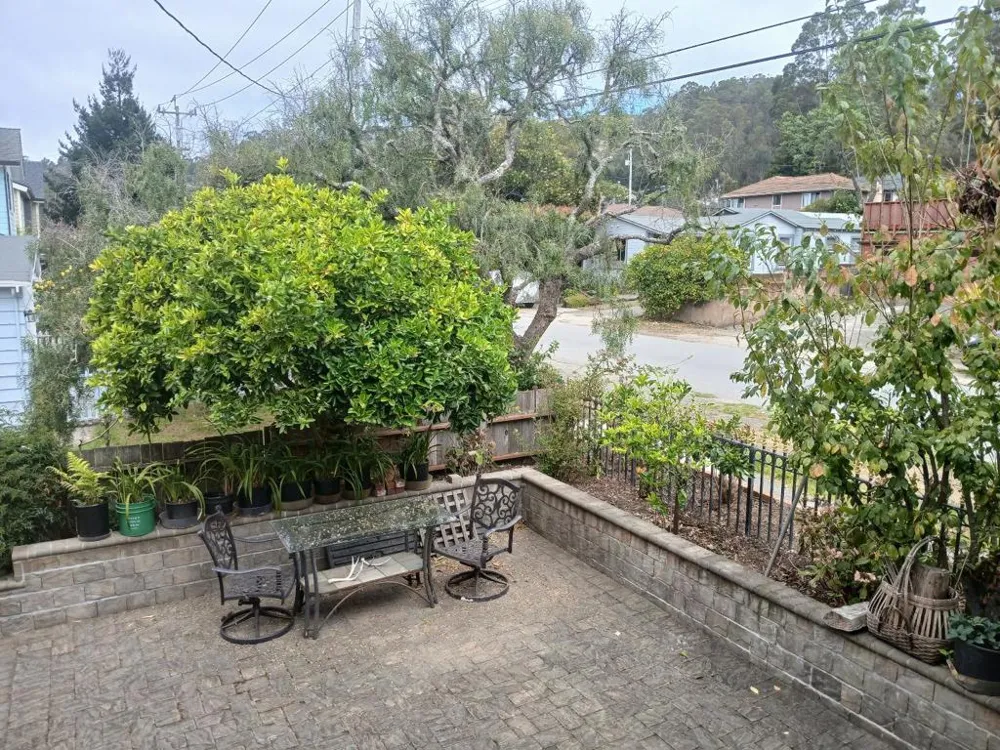 411 San Carlos Avenue El Granada, CA 94018