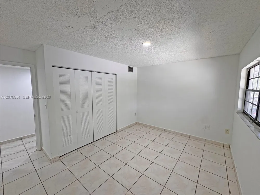 18905 NW 62nd Ave #204 Hialeah, FL 33015