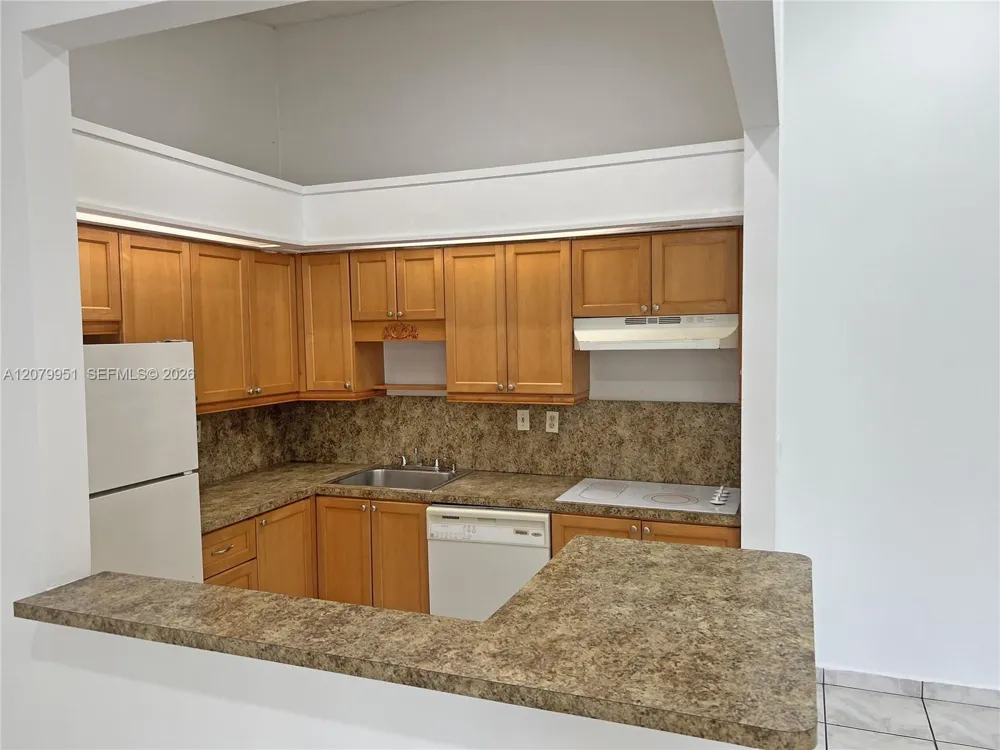 18905 NW 62nd Ave #204 Hialeah, FL 33015