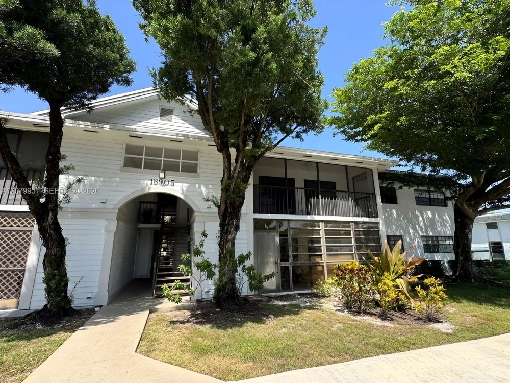 18905 NW 62nd Ave #204 Hialeah, FL 33015