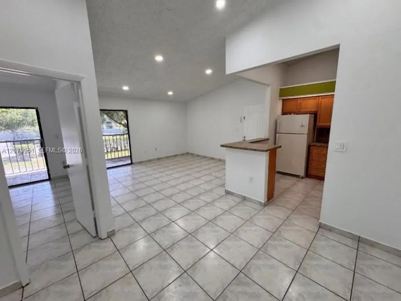 18905 NW 62nd Ave #204 Hialeah, FL 33015