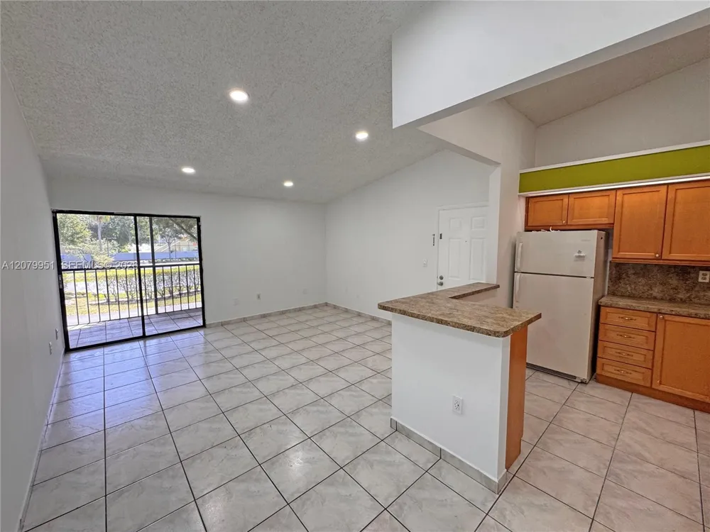 18905 NW 62nd Ave #204 Hialeah, FL 33015