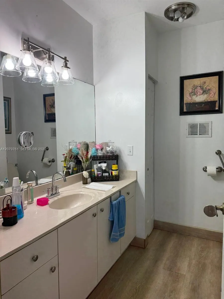2650 NE 3rd Dr #104 Homestead, FL 33033