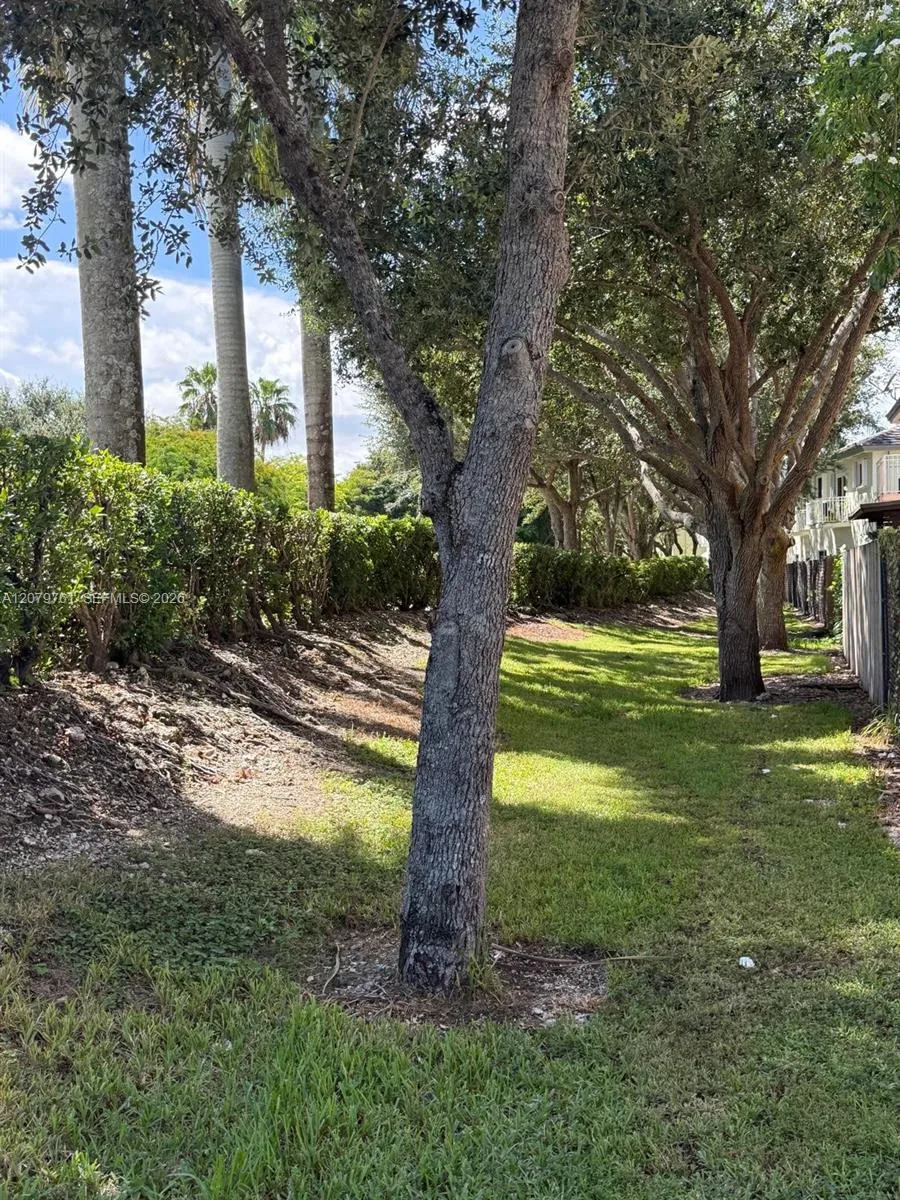 2650 NE 3rd Dr #104 Homestead, FL 33033