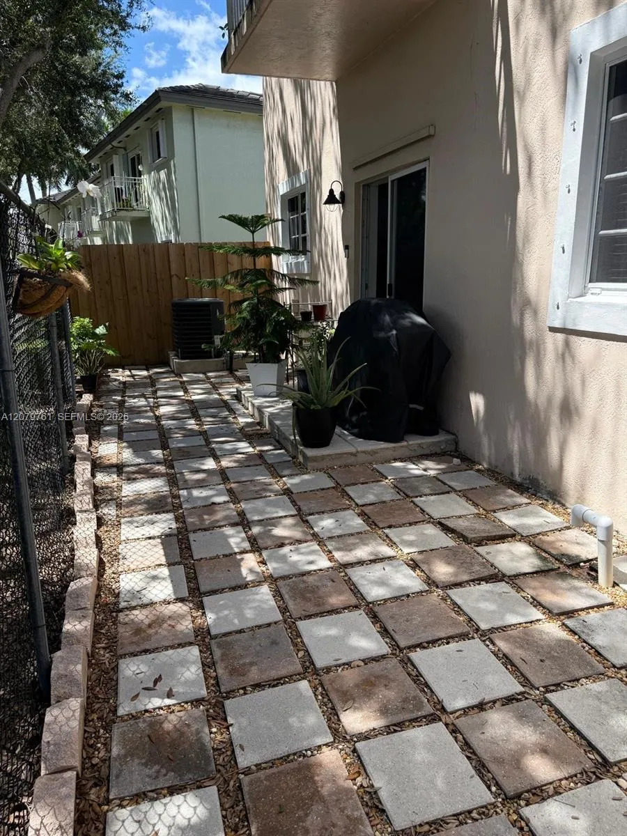 2650 NE 3rd Dr #104 Homestead, FL 33033