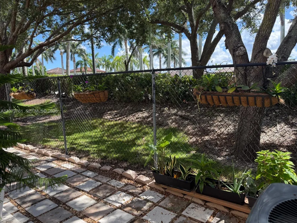 2650 NE 3rd Dr #104 Homestead, FL 33033