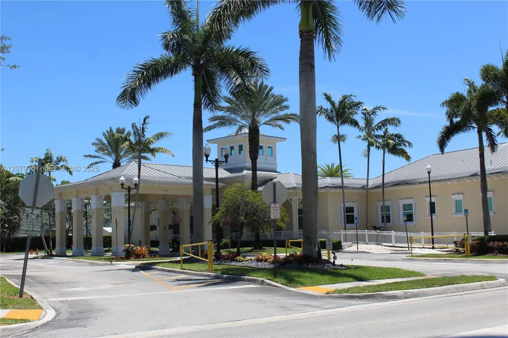 2650 NE 3rd Dr #104 Homestead, FL 33033