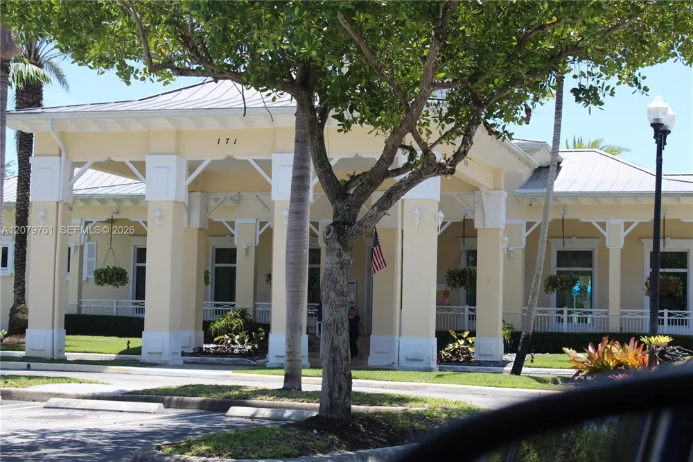 2650 NE 3rd Dr #104 Homestead, FL 33033