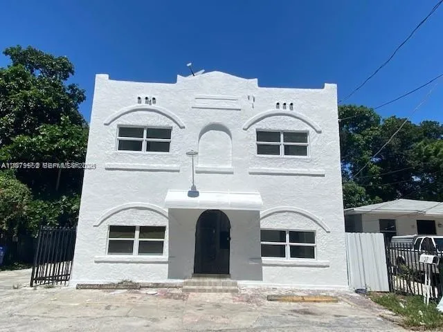 27 NE 60th Ter Miami, FL 33137