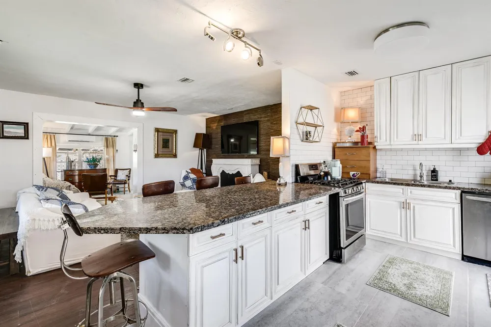 609 S ARNOLD AVENUE Lantana, FL 33462
