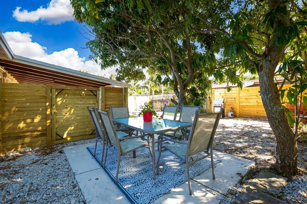 609 S ARNOLD AVENUE Lantana, FL 33462