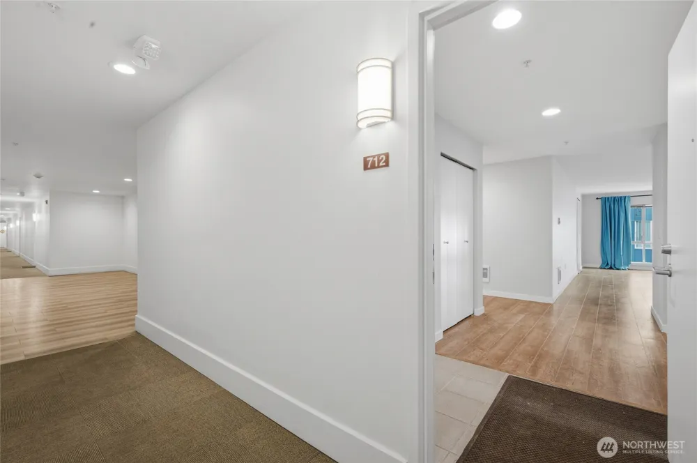 321 10th Avenue S #712 Seattle, WA 98104