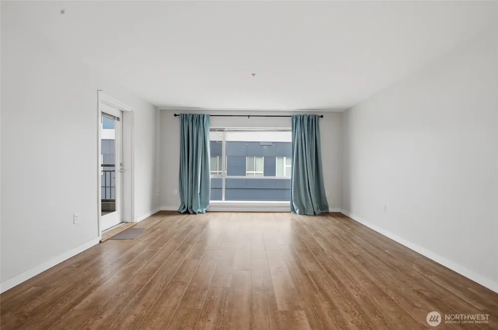 321 10th Avenue S #712 Seattle, WA 98104